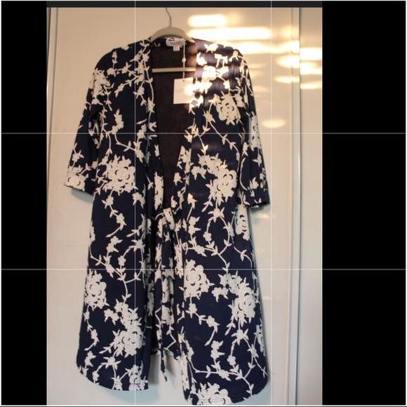 Cardigan - Picture 2 of 4